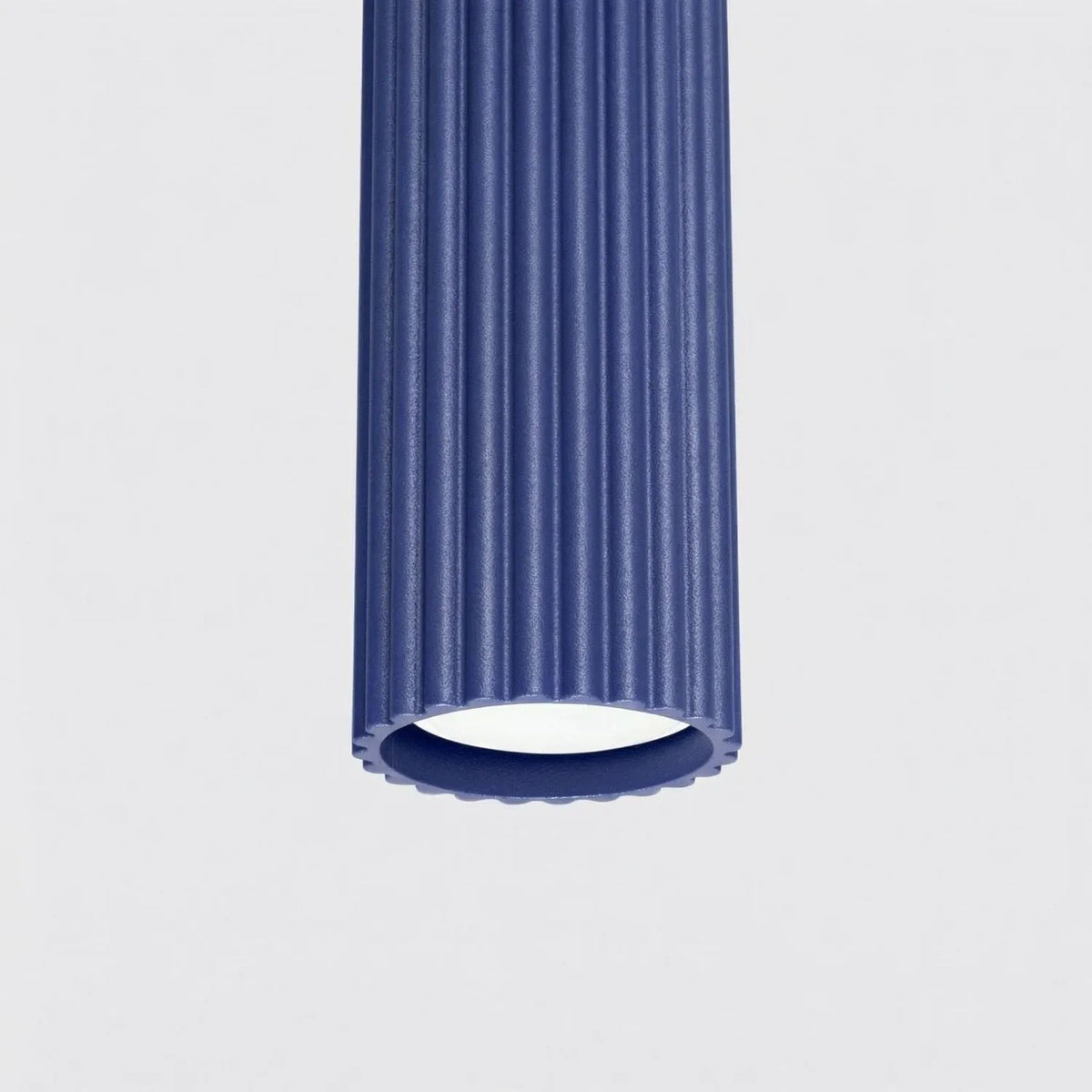 
Design Pendellampe „Karbon“ 3-flammig (linear) - Ultramarine