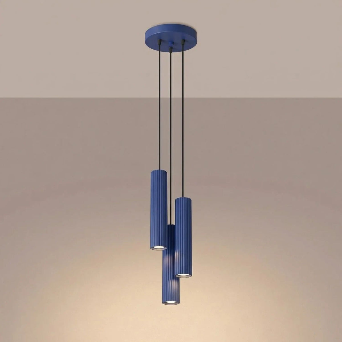 
Design Pendellampe „Karbon“ 3-flammig - Ultramarine