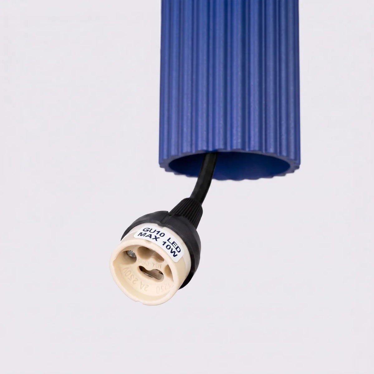 
Design Pendellampe „Karbon“ 3-flammig - Ultramarine