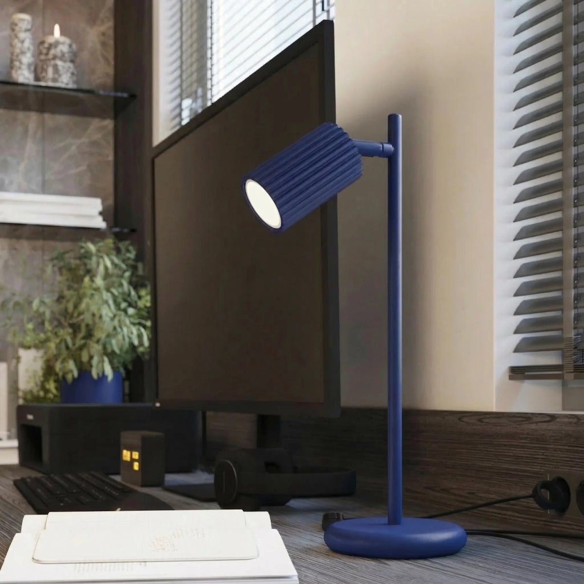 
Lampe murale design « Karbon » - Outremer / Ø 8.5 x 10 cm