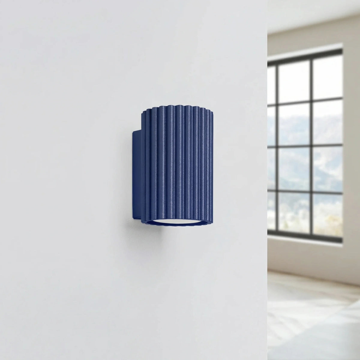 
Lampe murale design « Karbon » - Outremer / Ø 8.5 x 10 cm