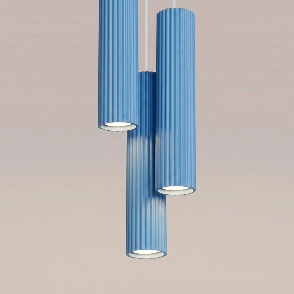 
Design Pendellampe „Karbon“ 3-flammig - Hellblau