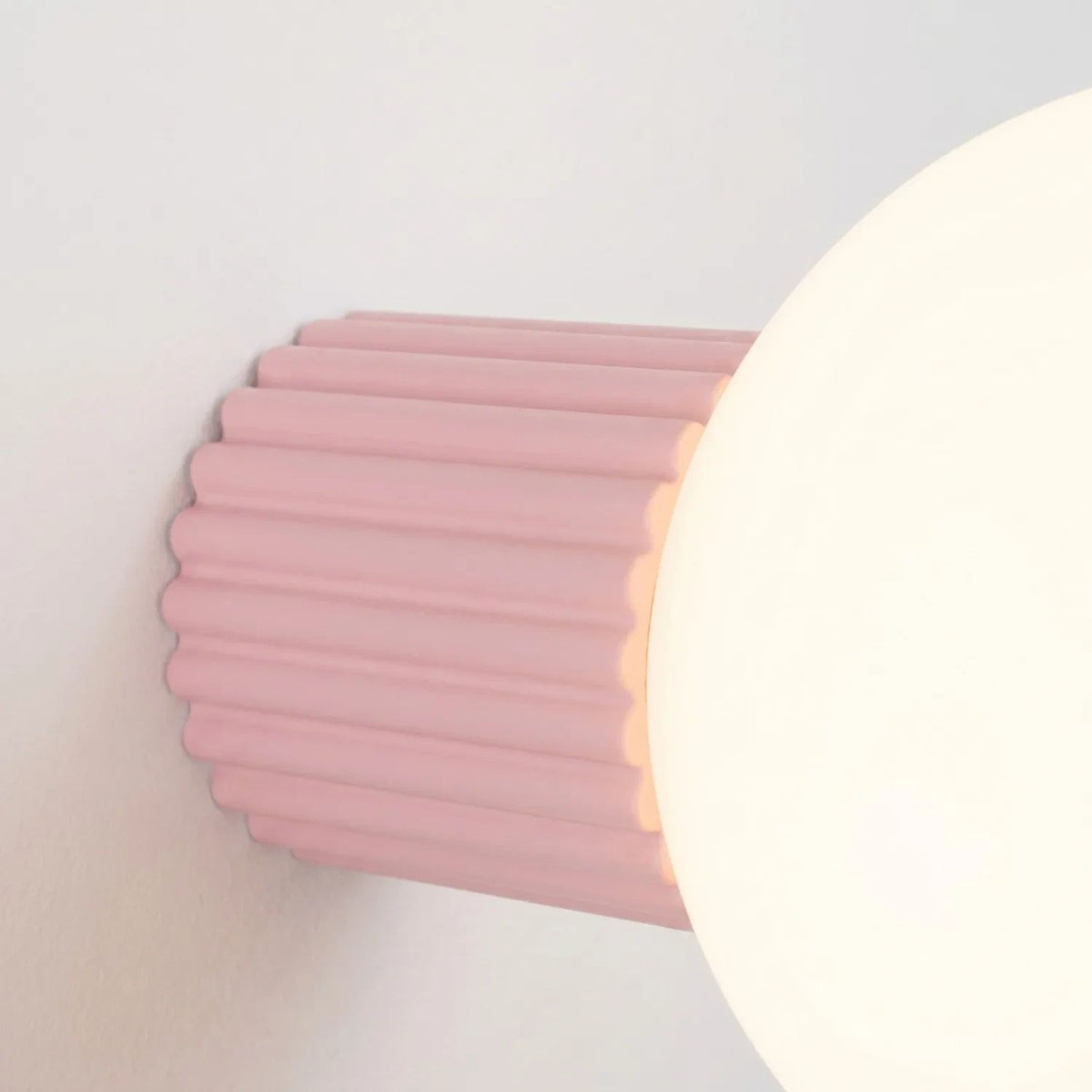 
Design Wand- & Badlampe „Halo“ - Rosa