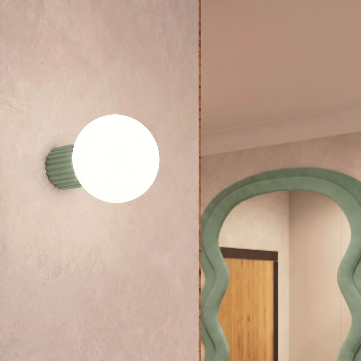 
Design Wand- & Badlampe „Halo“ - Salbeigrün