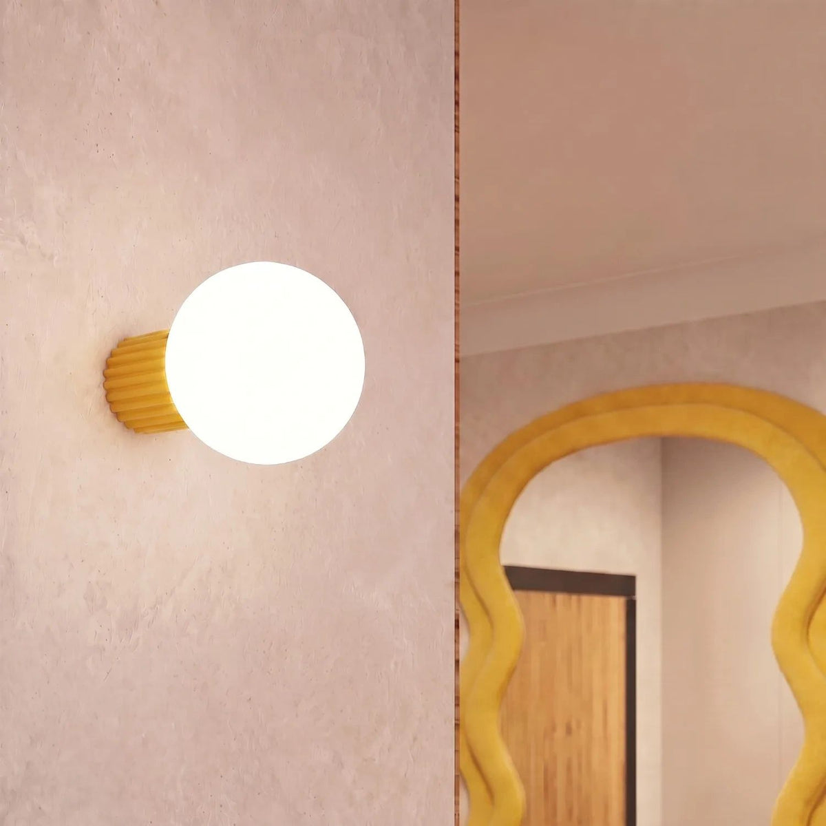
Design Wand- & Badlampe „Halo“ - Gelb