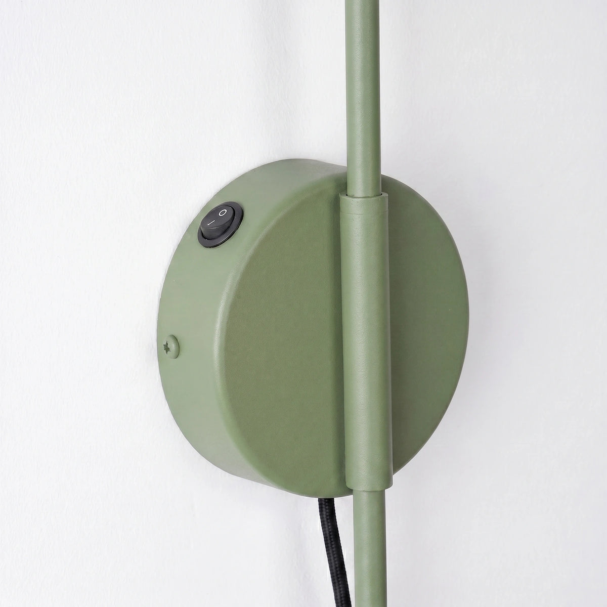 
Design Wandlampe „Nox“ 1-flammig mit Schalter - Olivgrün