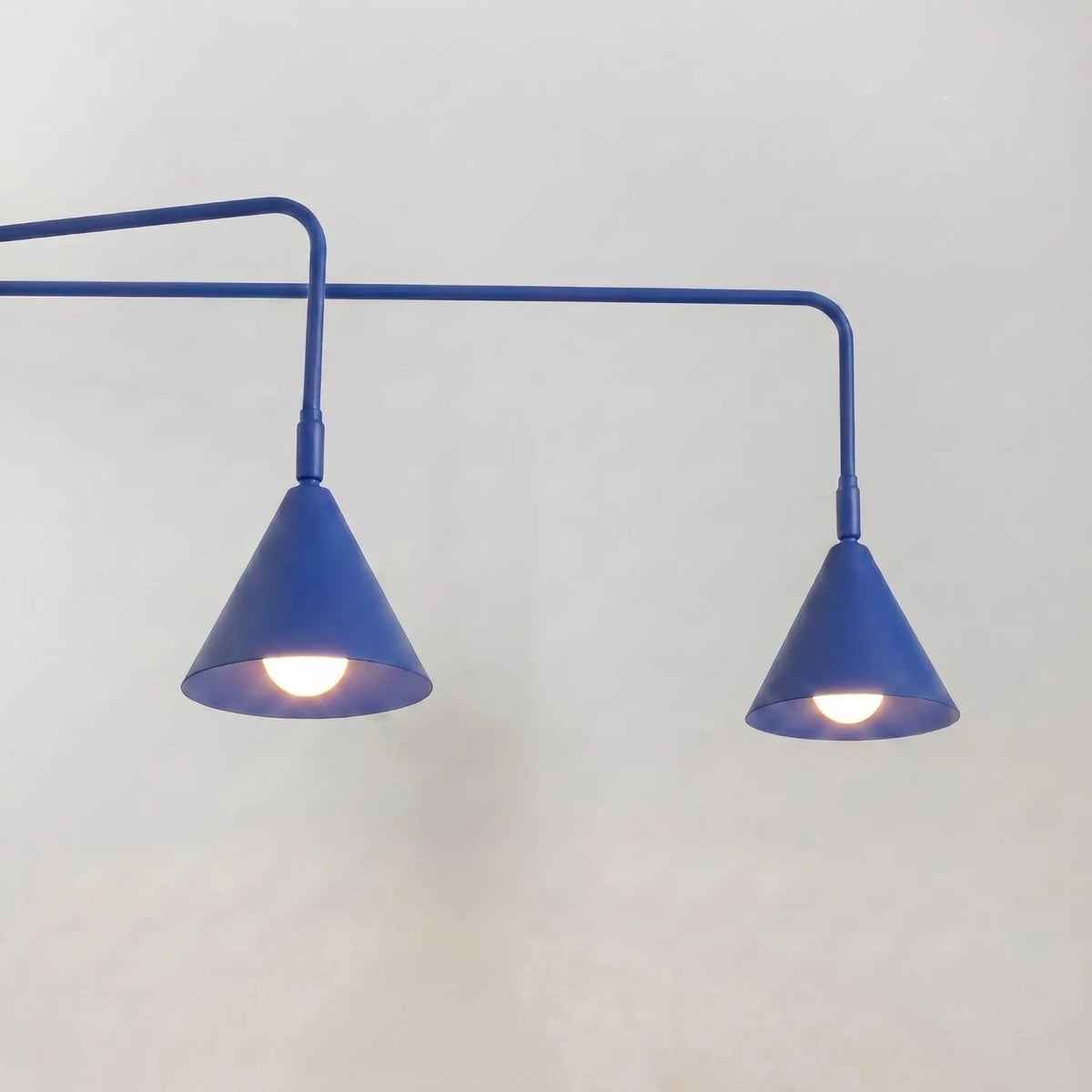 
Design Wandlampe „Nox“ 2-flammig mit Schalter - Ultramarin