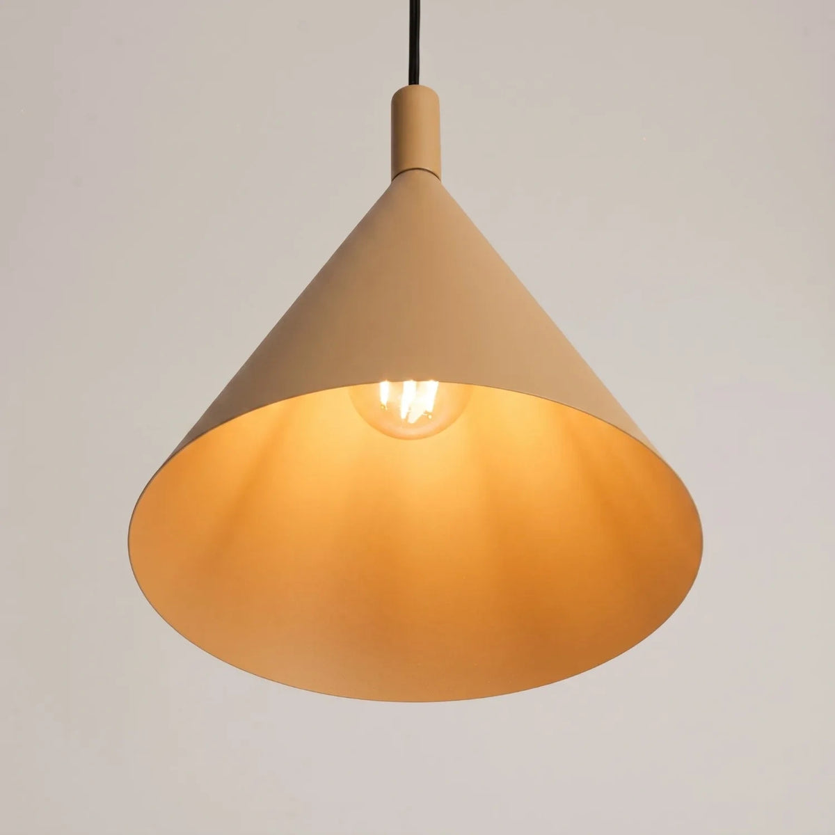
Lampada a sospensione di design „Nox“ - Oro / Ø 25 cm