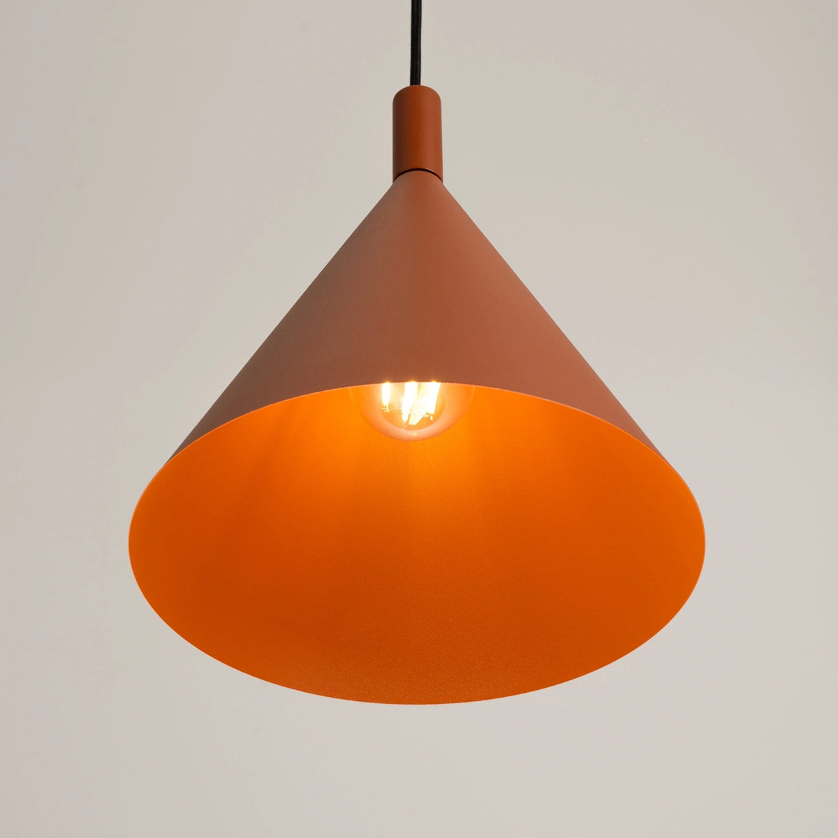 
Lampada a sospensione di design „Nox“ - Rosso ocra / Ø 25 cm