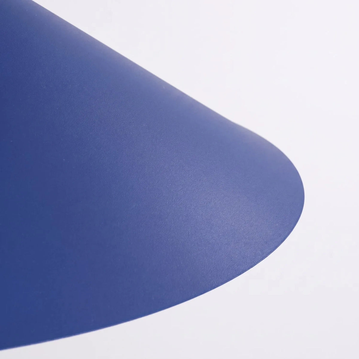 
Lampada a sospensione di design „Nox“ - Ultramarino / Ø 40 cm