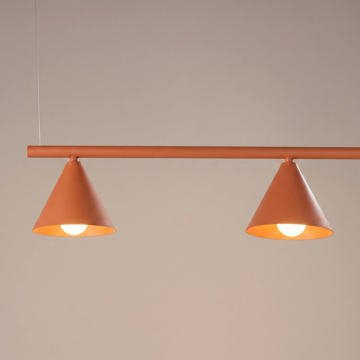 
Lampada a sospensione di design „Nox“ a 4 luci - Rosso ocra