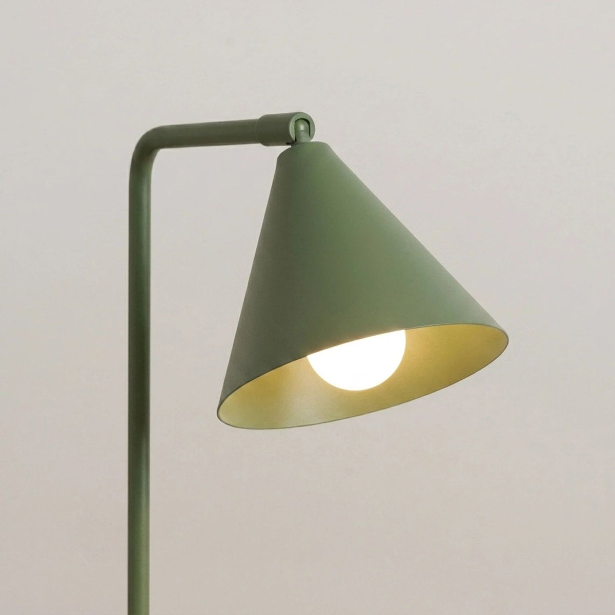 
Design Tischlampe „Nox“ - Olivgrün