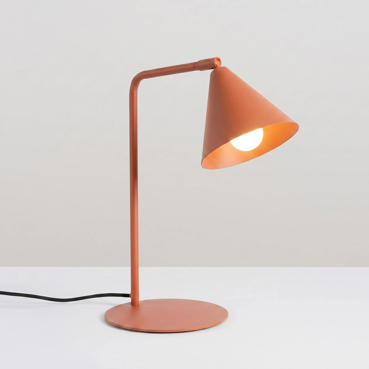 
Design Tischlampe „Nox“ - Ockerrot
