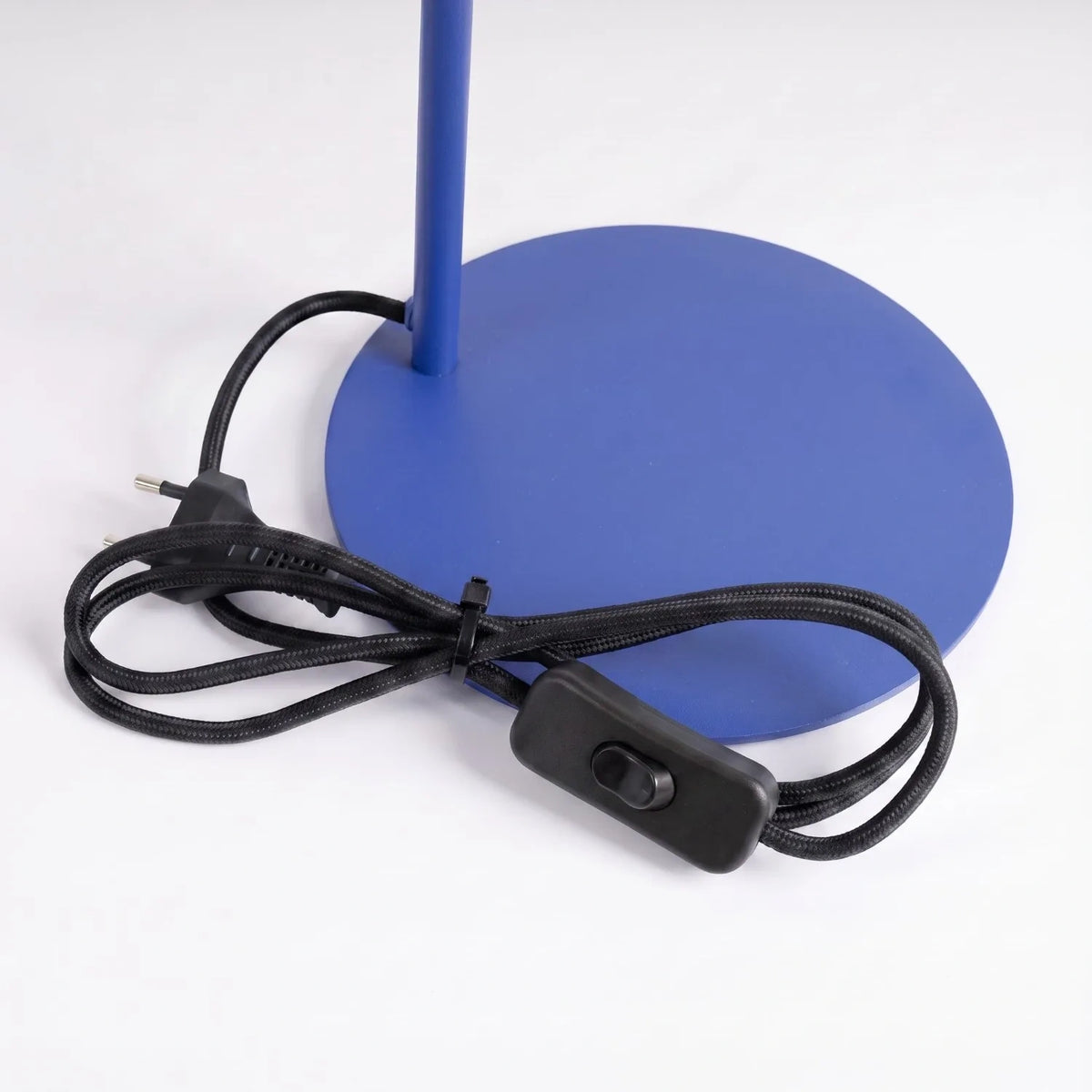 
Design Tischlampe „Nox“ - Ultramarin