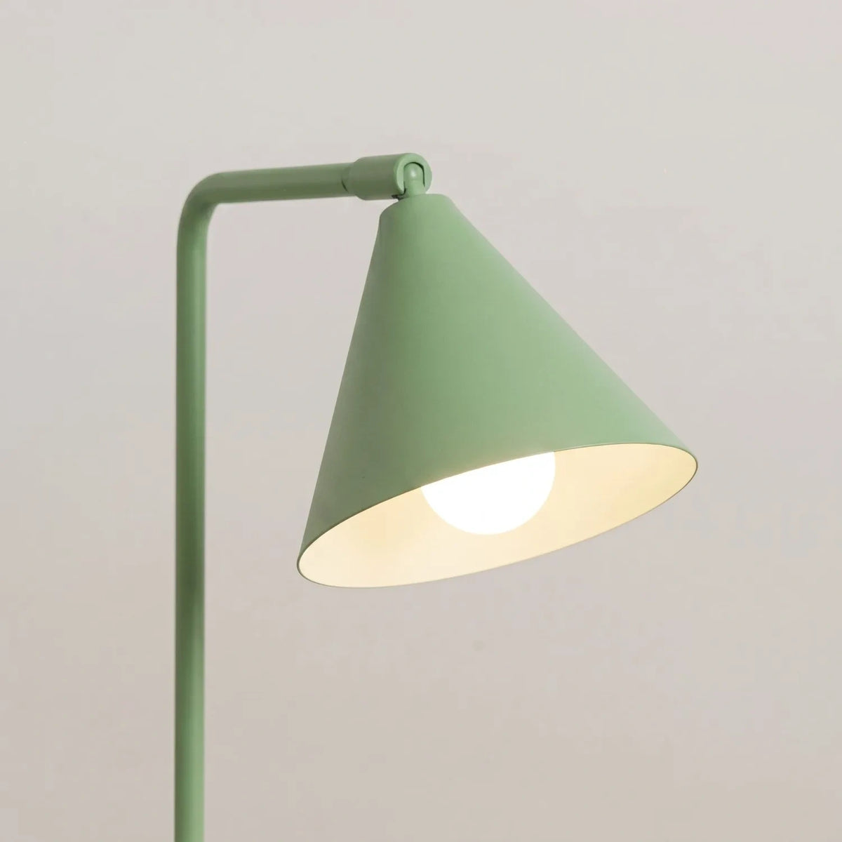 
Design Tischlampe „Nox“ - Salbeigrün