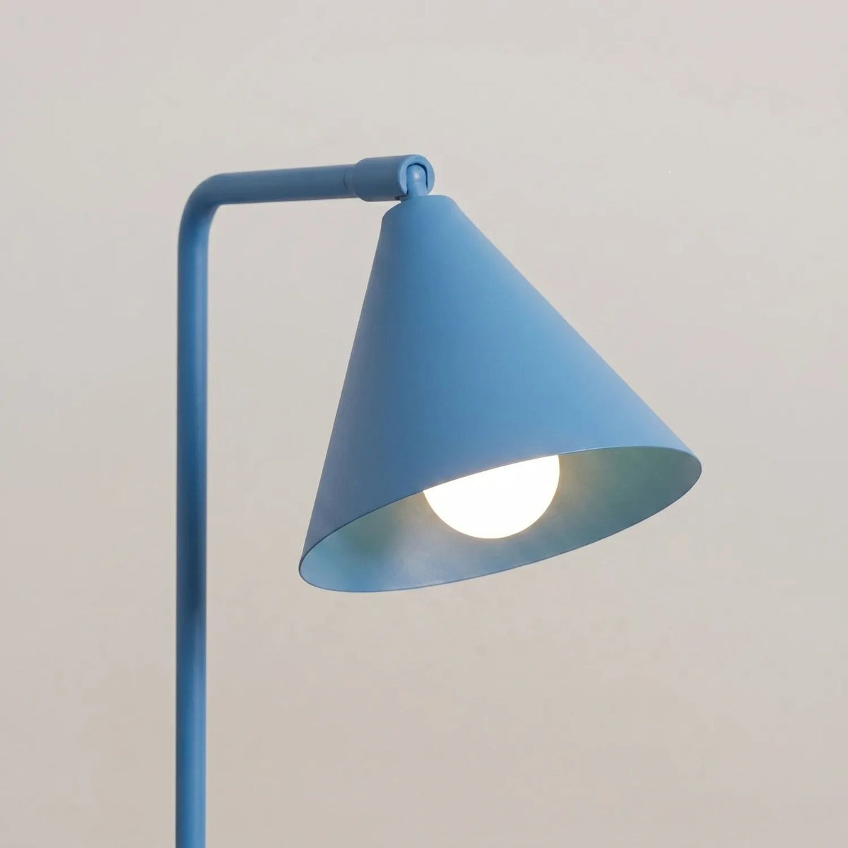 
Design Tischlampe „Nox“ - Hellblau