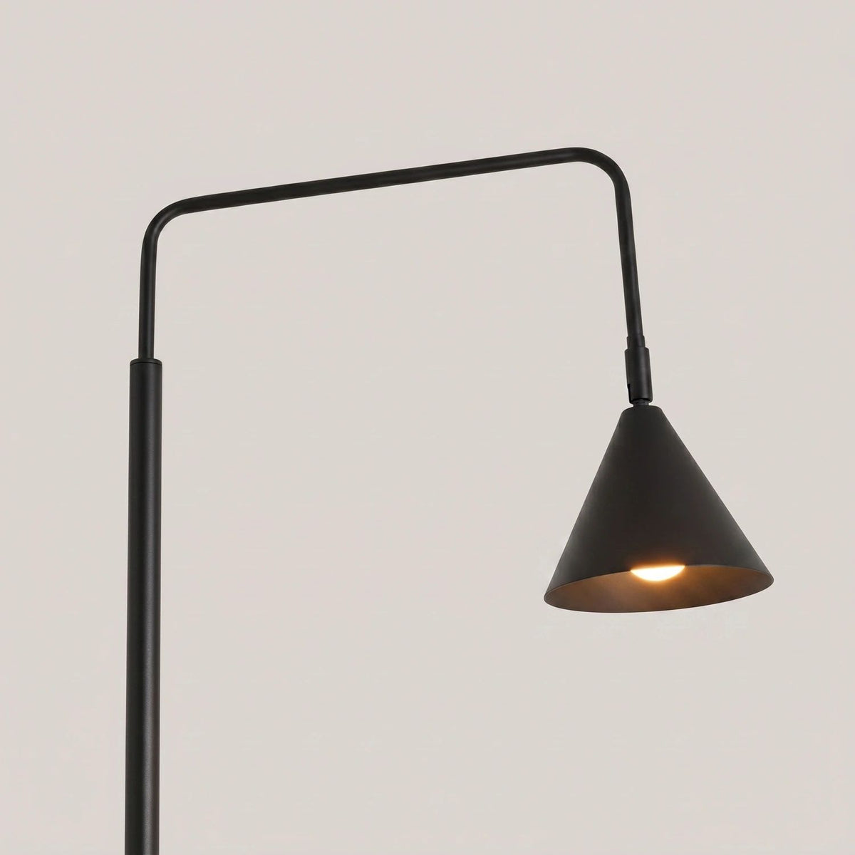 
Design Stehlampe „Nox“ - Schwarz