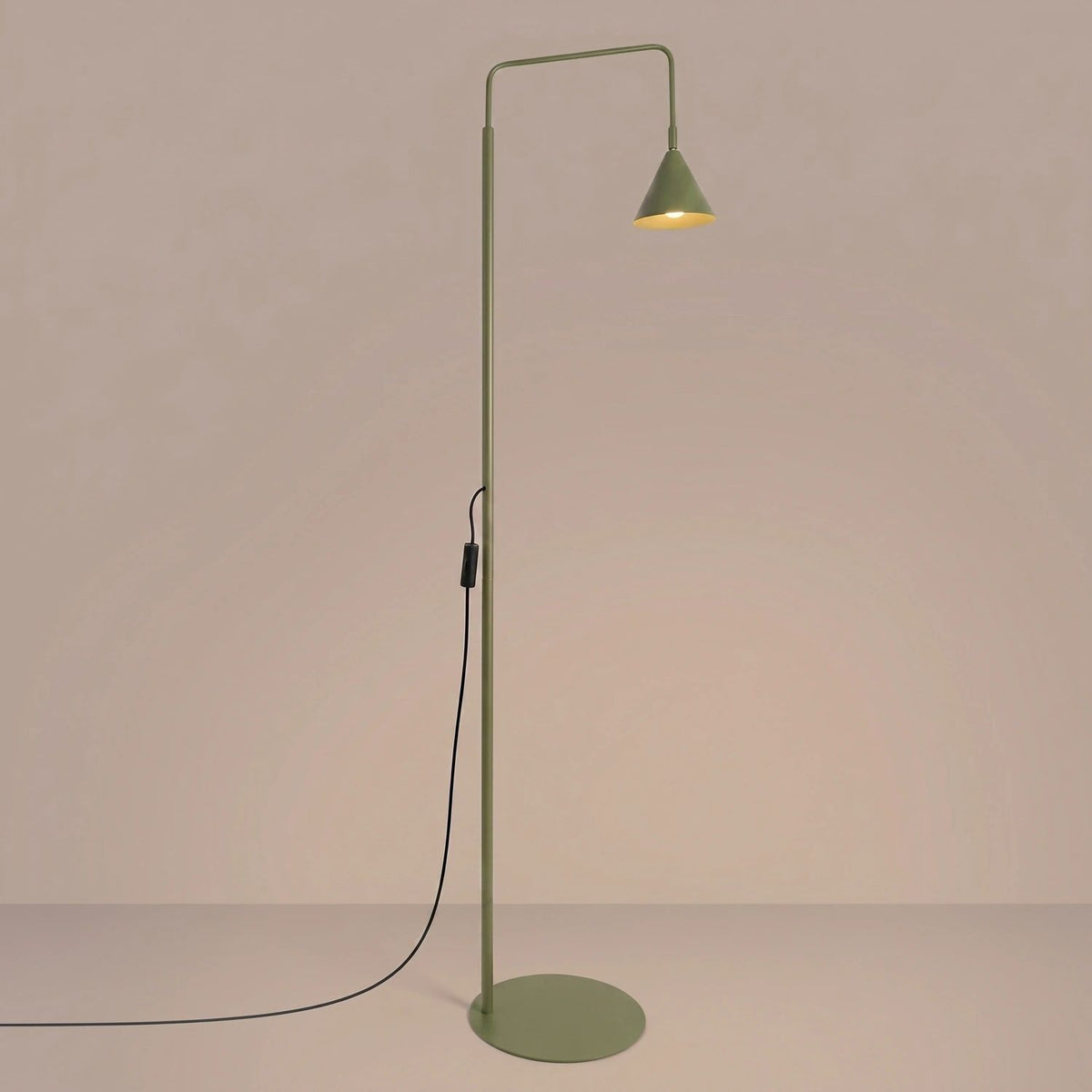 
Design Stehlampe „Nox“ - Olivgrün