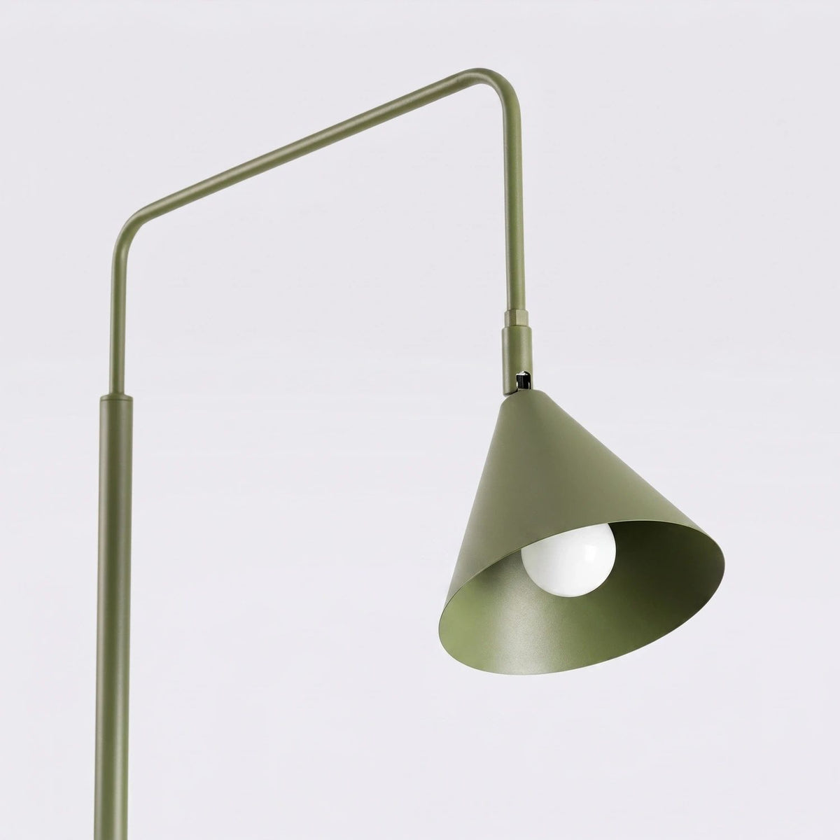 
Design Stehlampe „Nox“ - Olivgrün