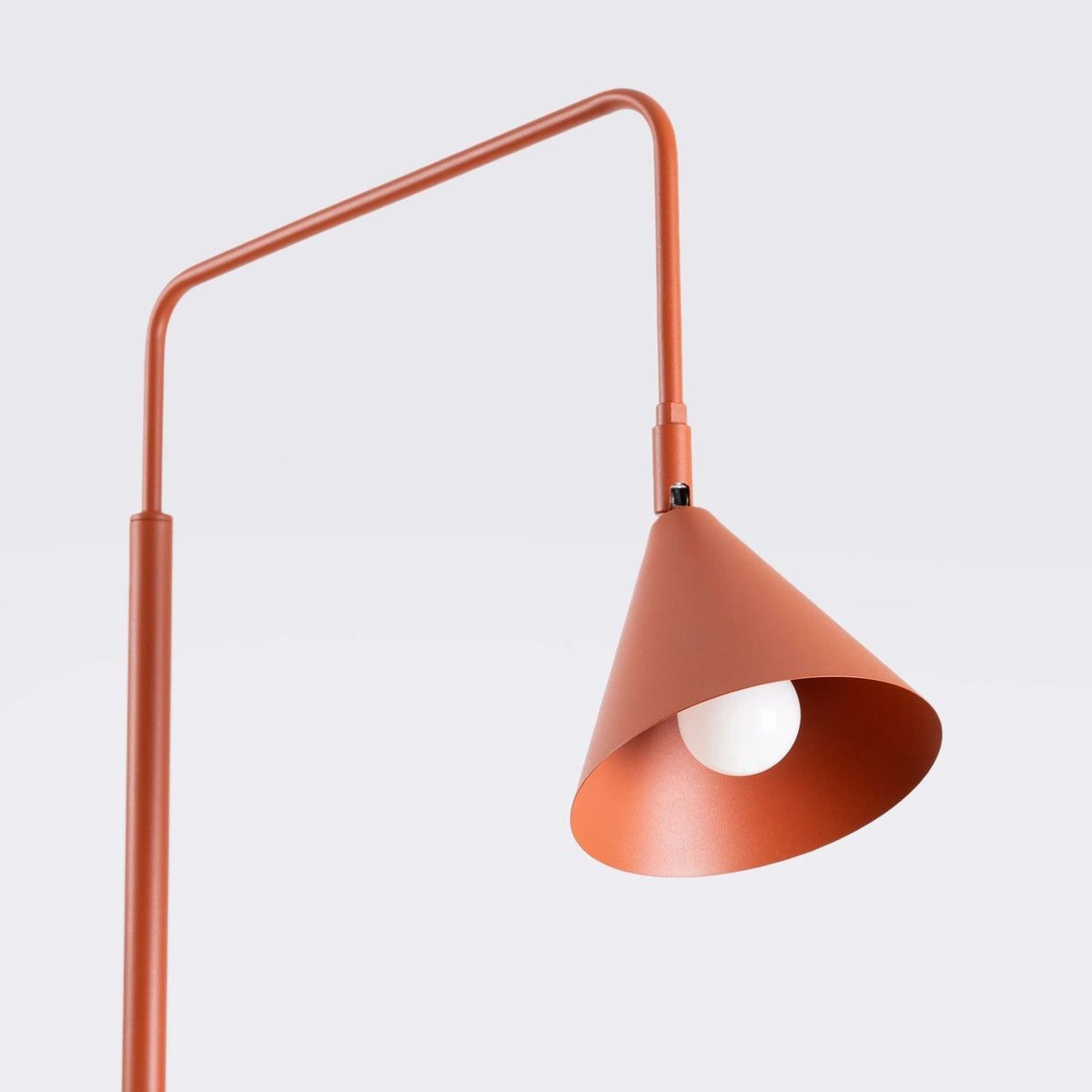 
Design Stehlampe „Nox“ - Ockerrot