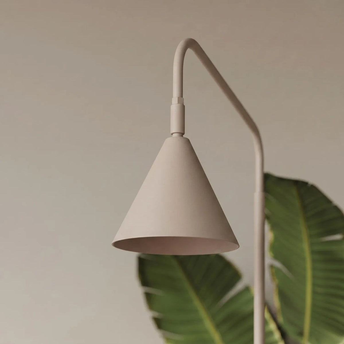 
Design Stehlampe „Nox“ - Taupe