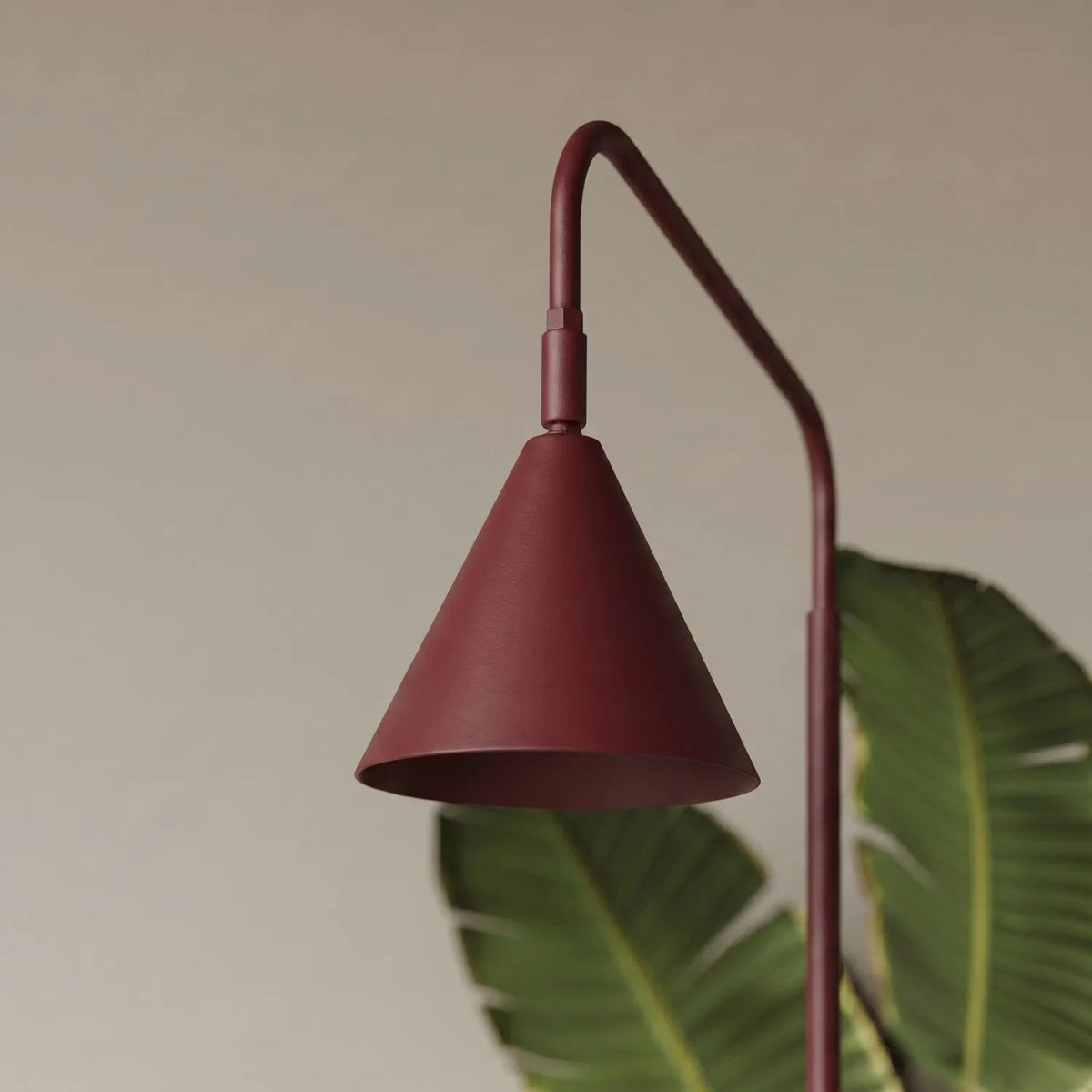 
Design Stehlampe „Nox“ - Burgundrot