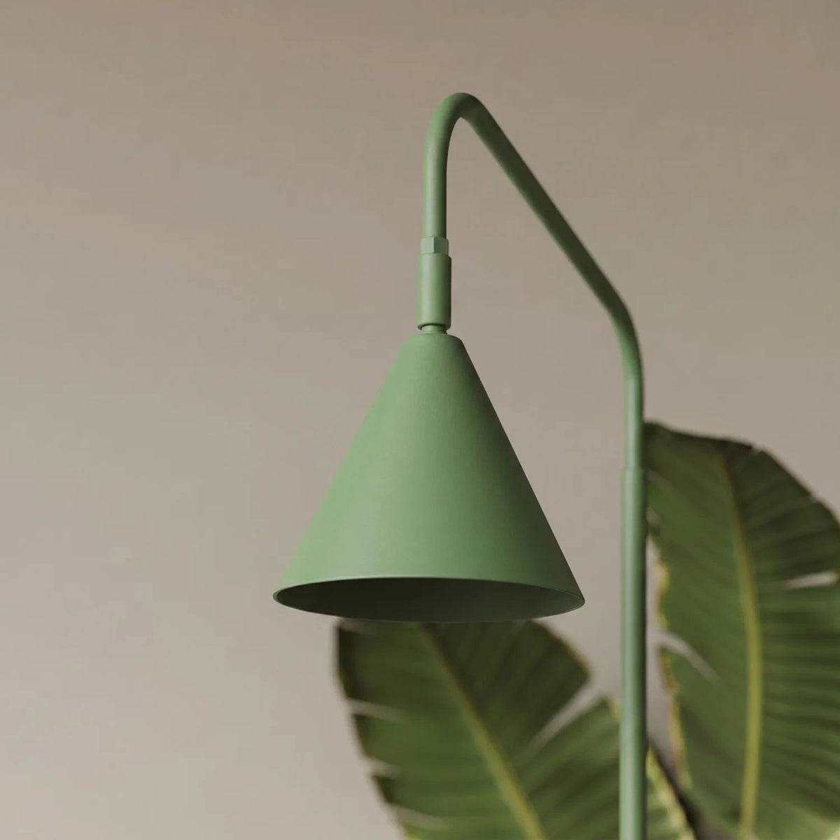 
Design Stehlampe „Nox“ - Salbeigrün