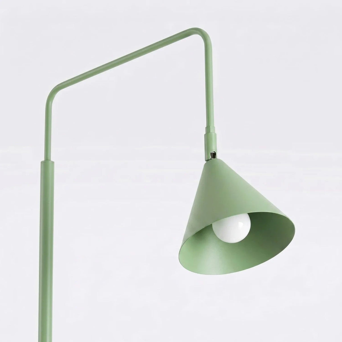 
Design Stehlampe „Nox“ - Salbeigrün