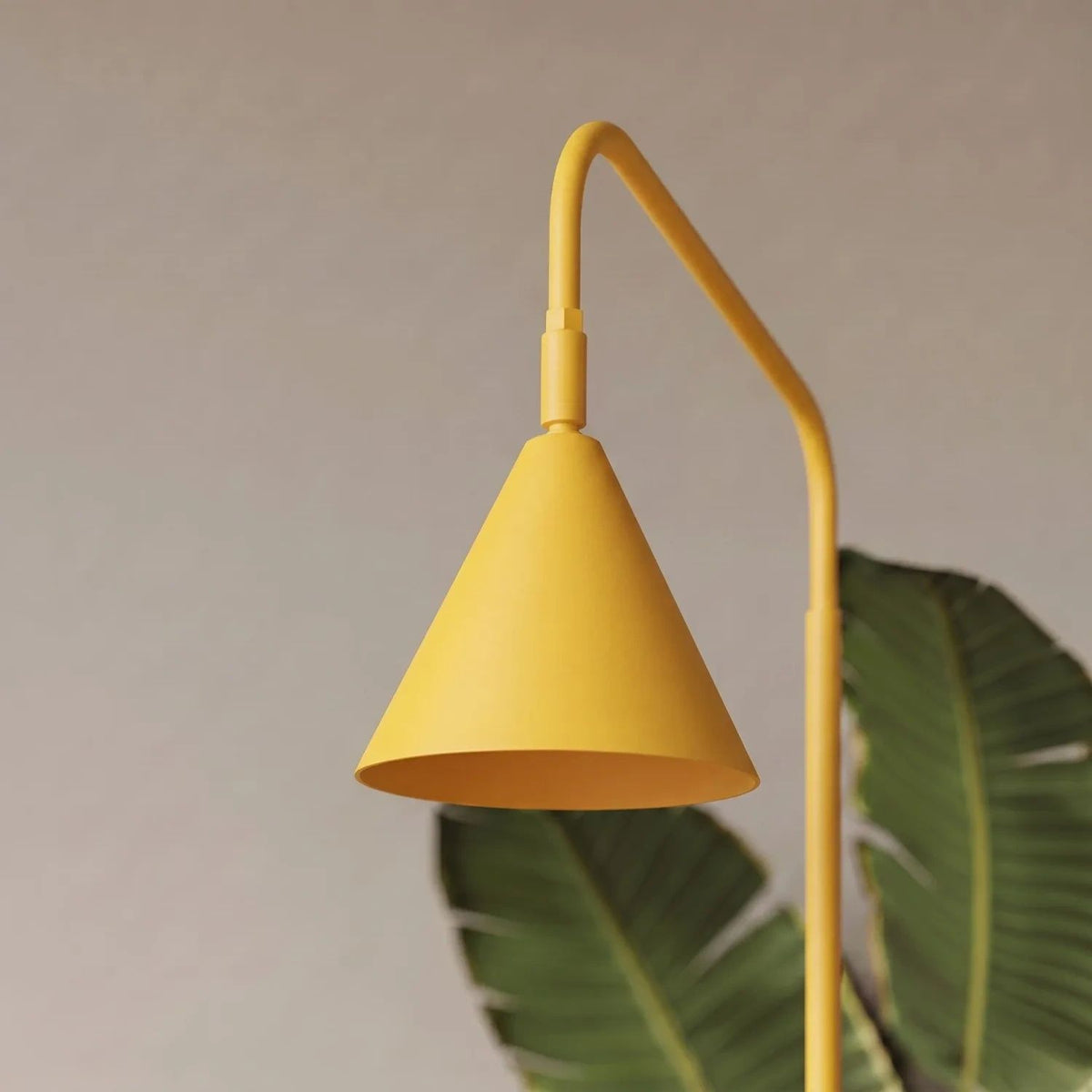 
Design Stehlampe „Nox“ - Gelb