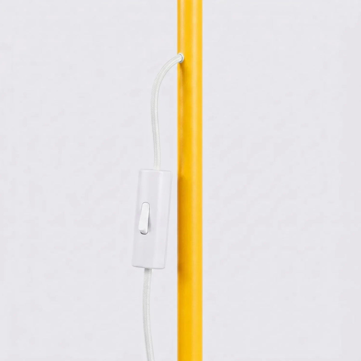 
Design Stehlampe „Nox“ - Gelb