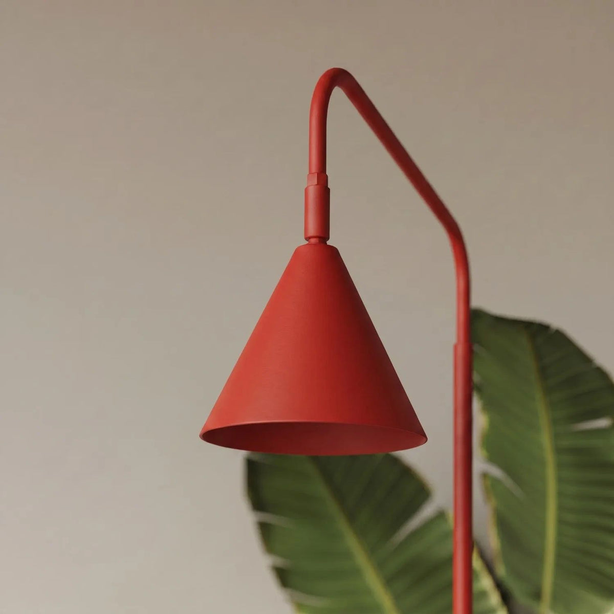 
Design Stehlampe „Nox“ - Rot