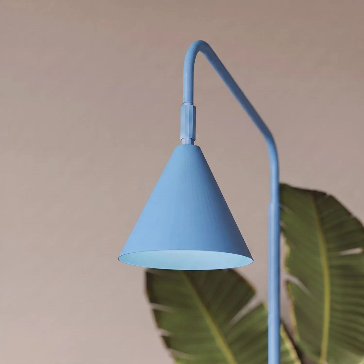 
Design Stehlampe „Nox“ - Hellblau