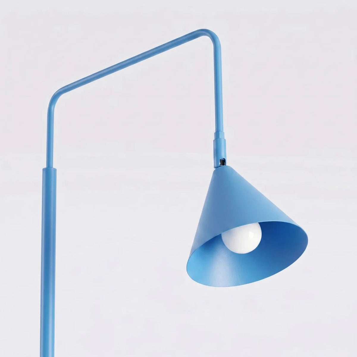 
Design Stehlampe „Nox“ - Hellblau