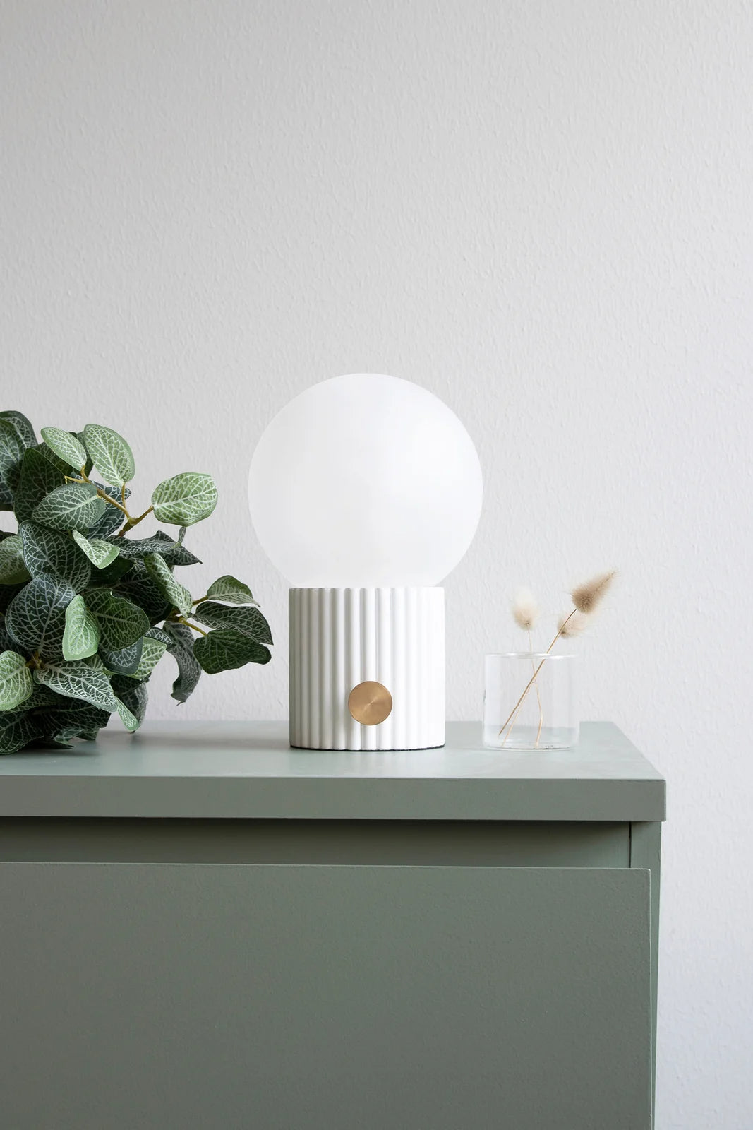 
Design Tischlampe „Hubble“ Ø 15/ H 23.5 cm - Weiss