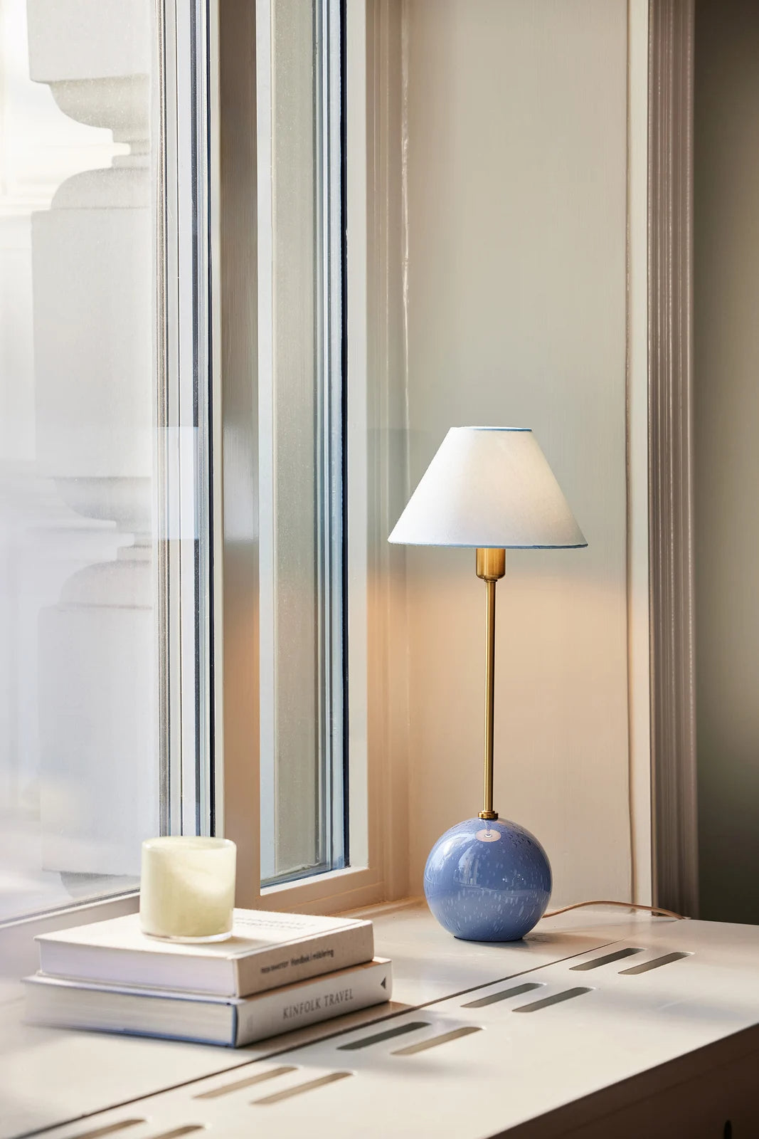 
Lampe de table design « Iris 20 » - Bleu Colombe