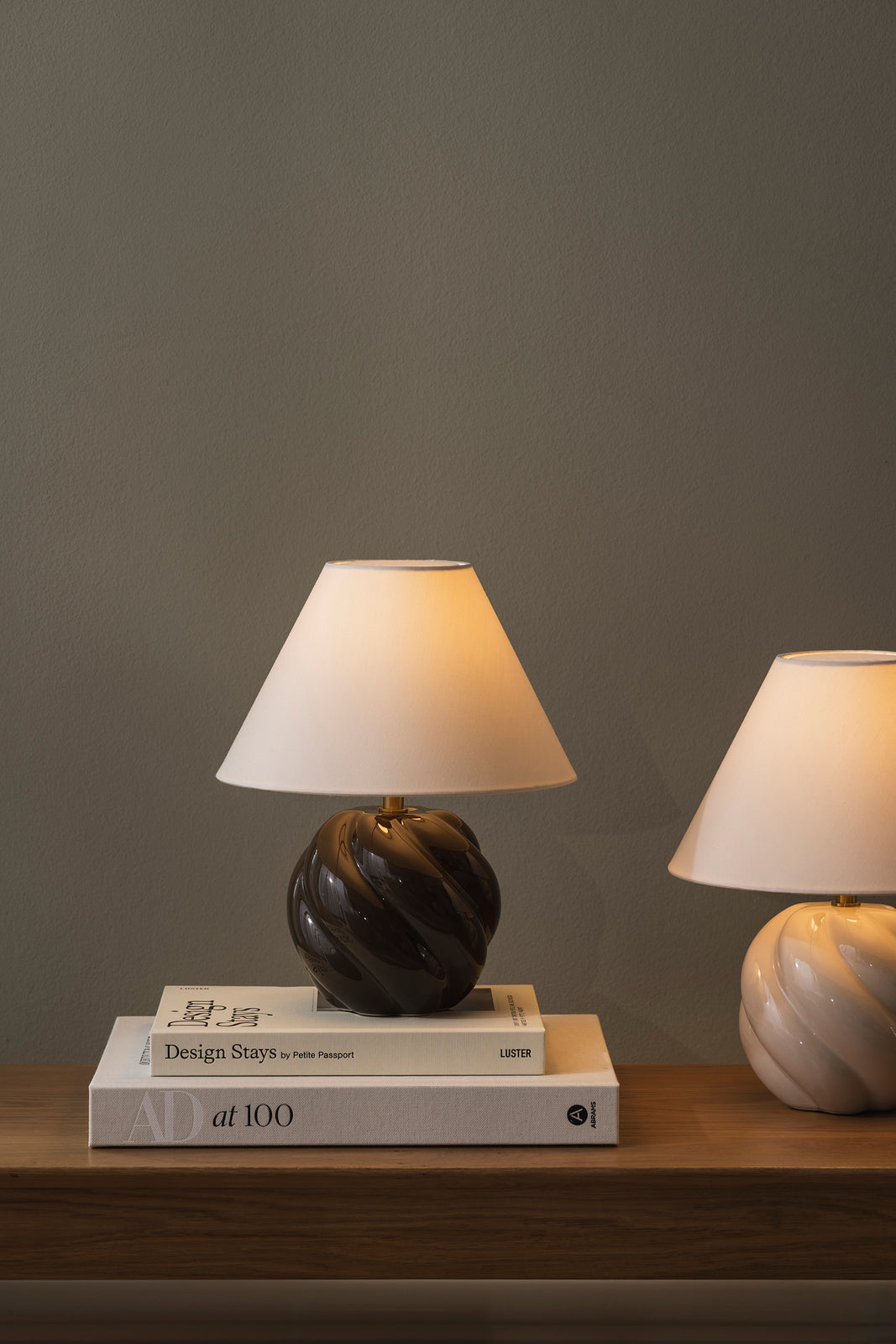 
Lampada da tavolo di design «Dahlia» - Moka