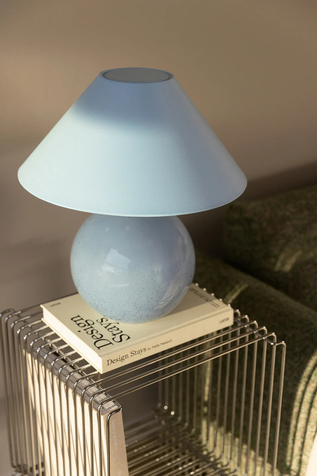 
Lampe de table design « Iris 35 » - Colombe Bleue