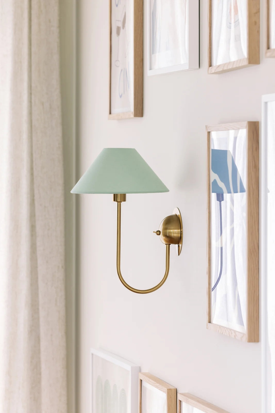 
"Iris" Wall Light Design - Green/Gold