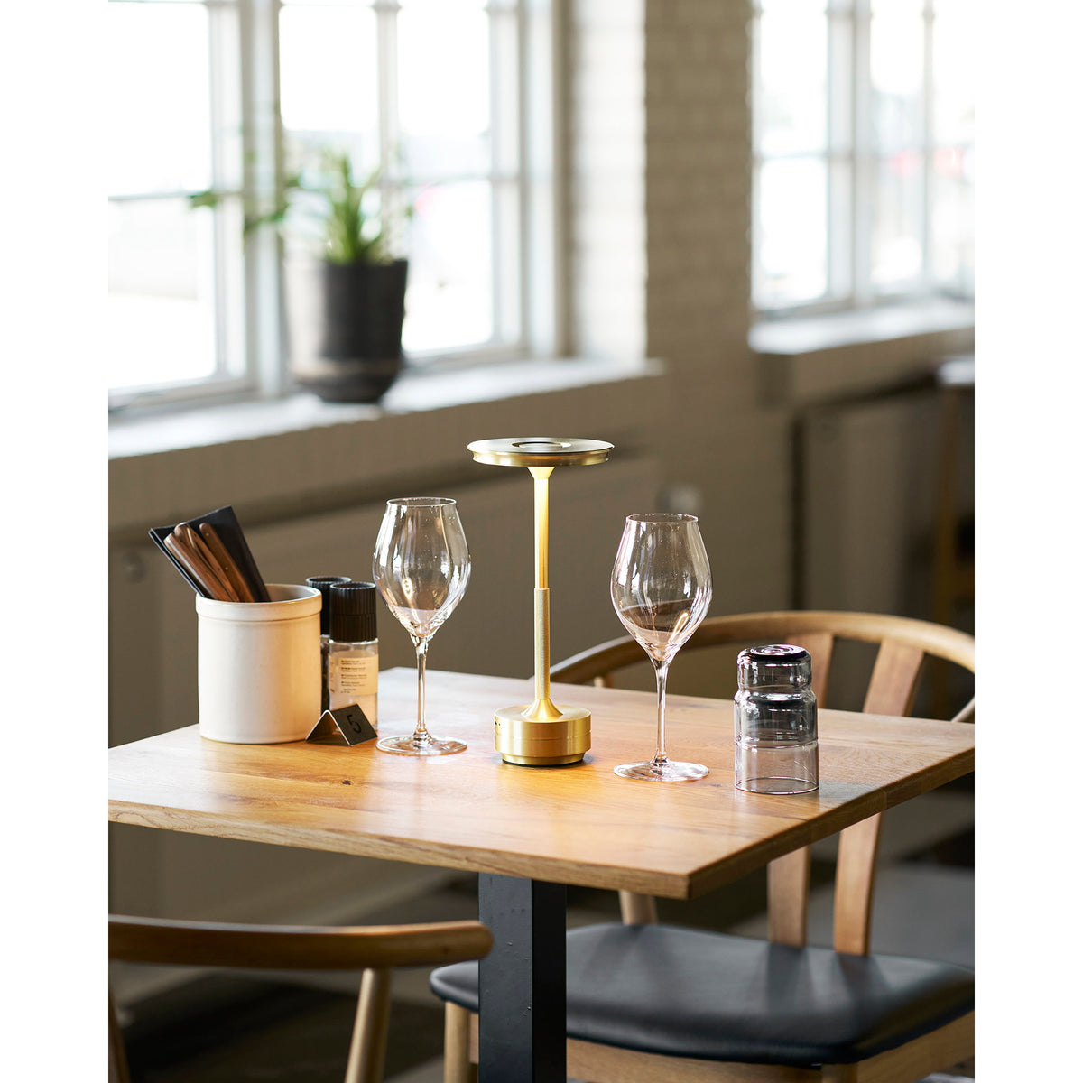 
Wiederaufladbare Design Tischlampe „Lyneham“ - Gold