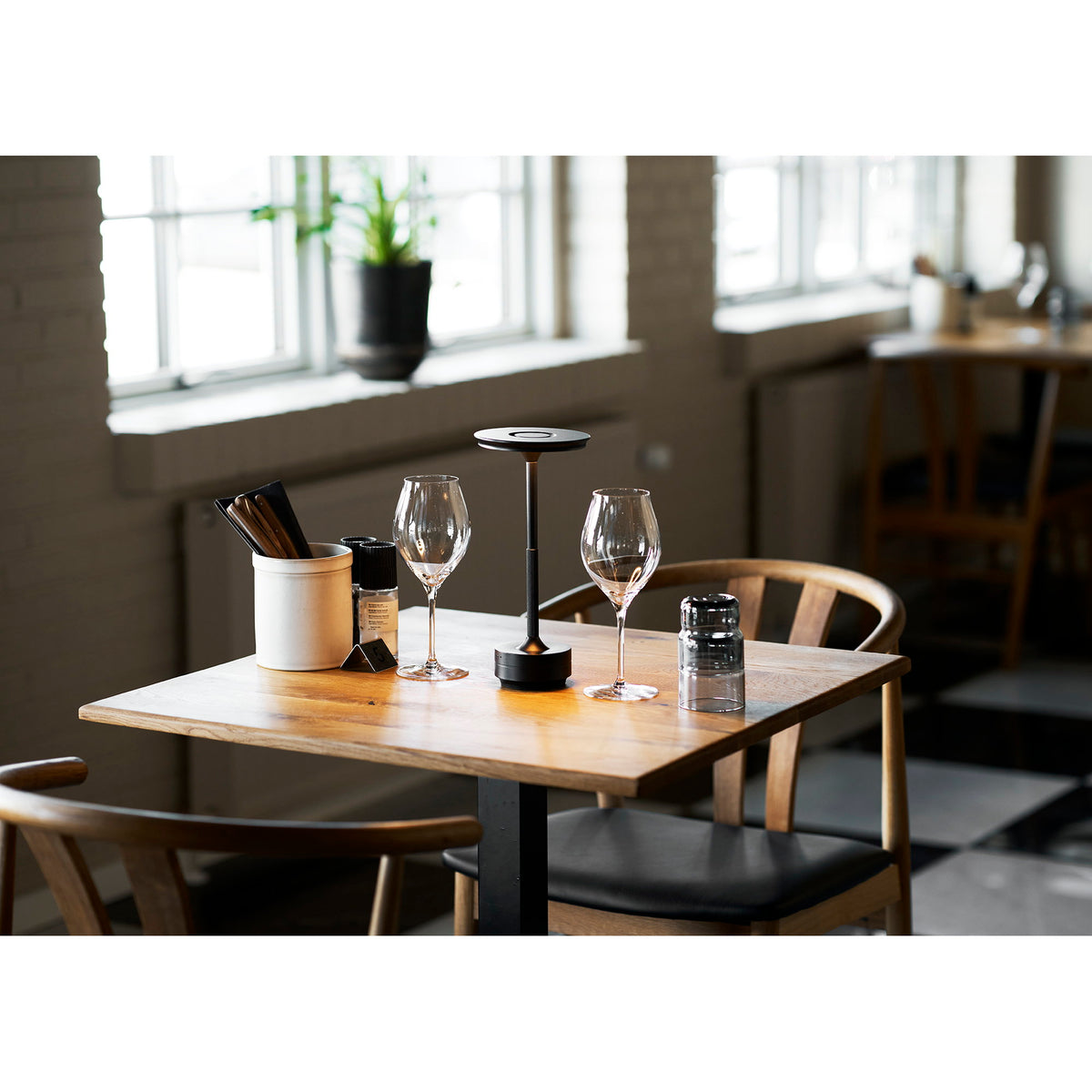 
Lampada da tavolo di design ricaricabile «Lyneham» - Nero