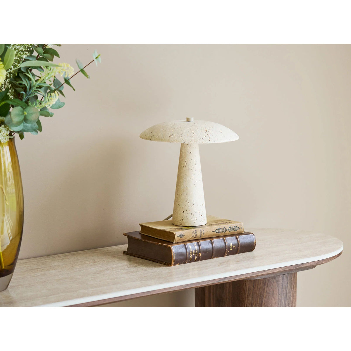 
Lampada da tavolo di design «Cosette» in travertino