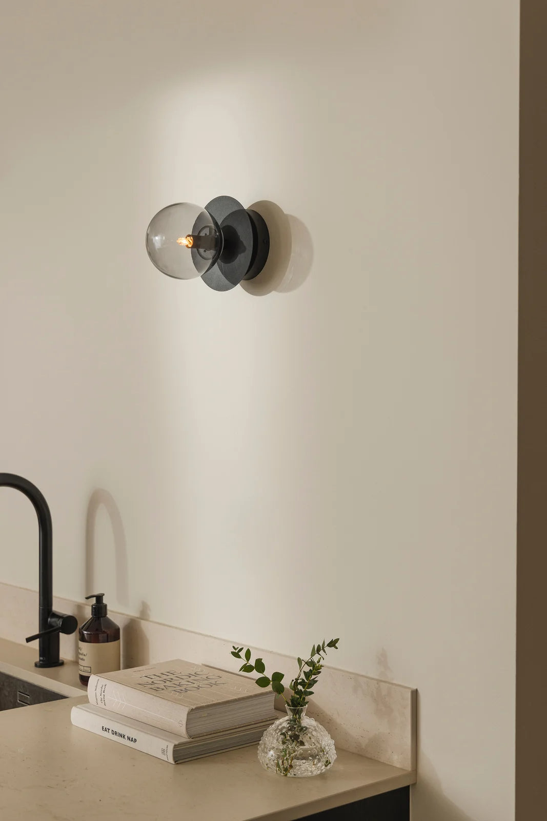
Design Wand- und Deckenlampe „Art Deco“ - Schwarz/Rauchglas