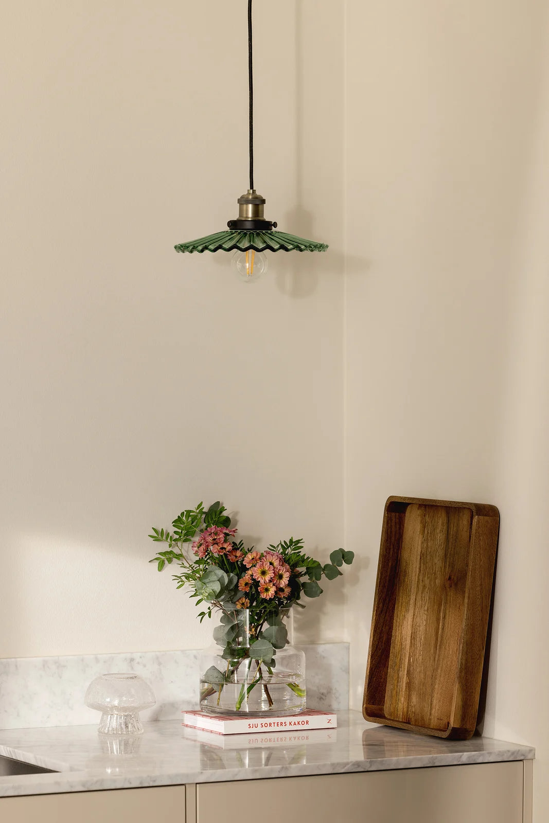 
Tragbare LED Design Tischlampe „Iris 16“ - Cream