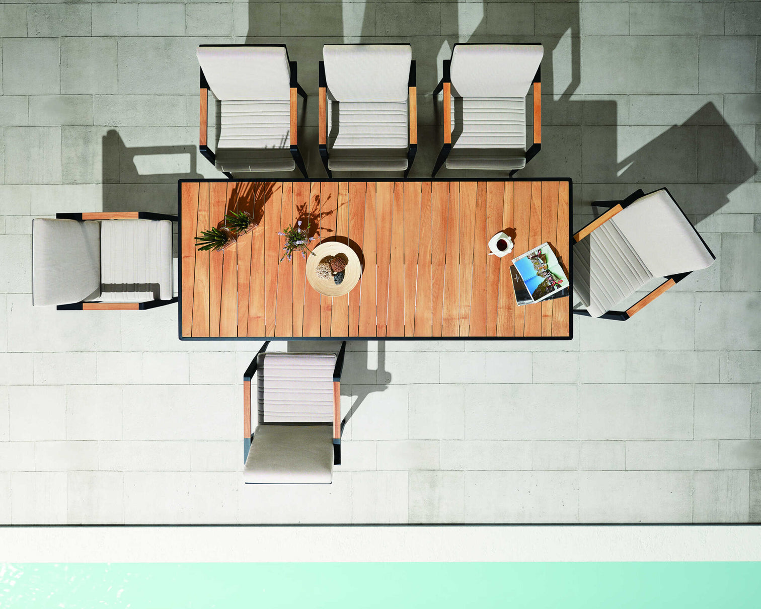 
Premium Outdoor Dining Set "Emoti" 8+1