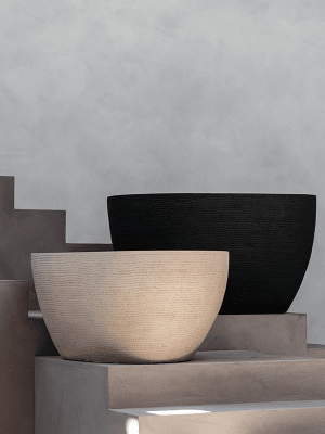 
Pot de fleurs "Ruvido Organic" de haute qualité pour l'intérieur et l'extérieur, différentes tailles - Ø 67 x hauteur 30 cm / Noir-brun
