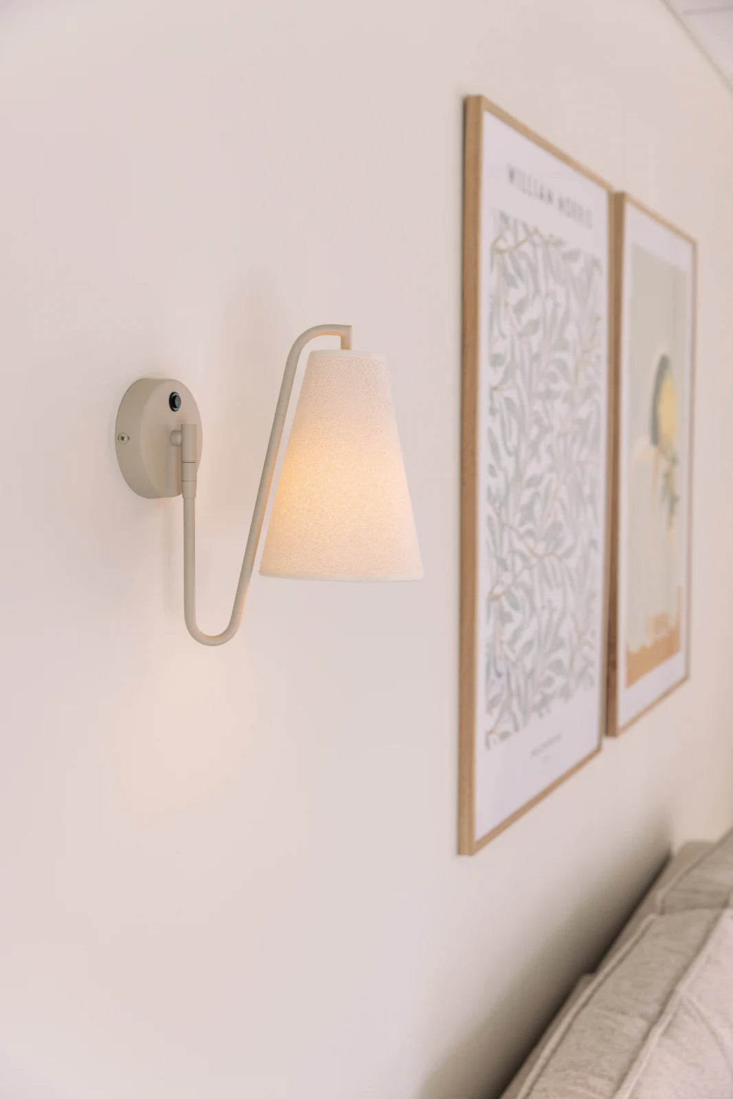 
Design Wandlampe „Lou“ - Beige