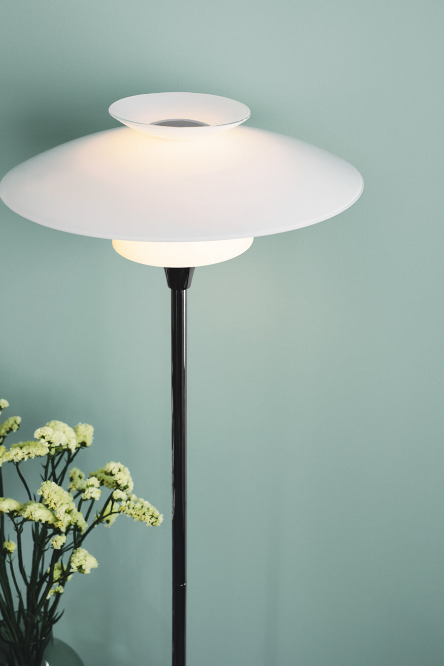 
Design Stehlampe "Scandinavia"