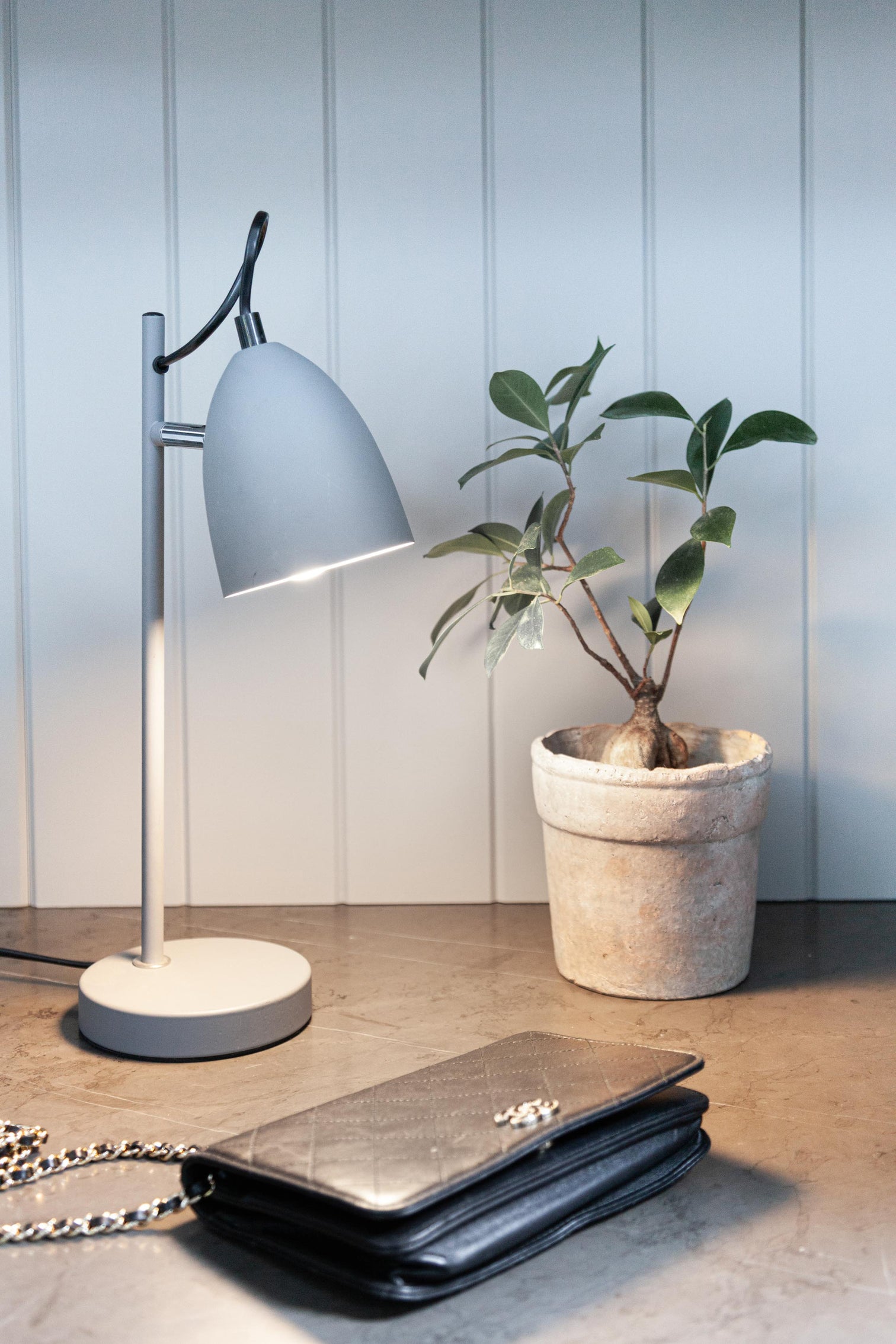 
Lampe de table design « Yep ! » - Gris