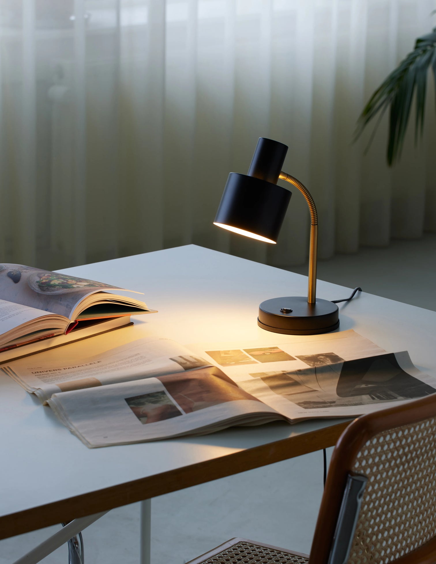 
Lampe de table design "Vogue" - Noir