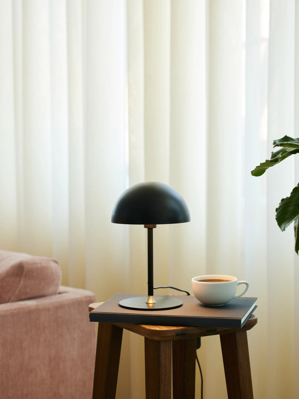 
Lampada da tavolo di design "Boogie" - Nero